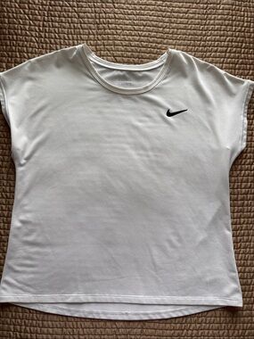 Nike mesh-y medium boxy top, medium
